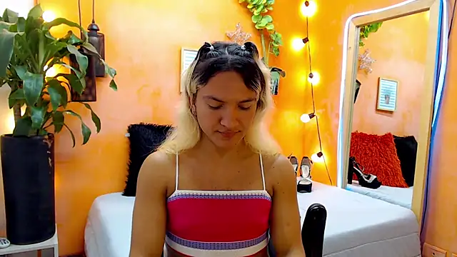 Snapshot of aslyhernandez_7 chatting on 01/04/25, 05:47 aslyhernandez 7 online show from 01/04/25, 05:47