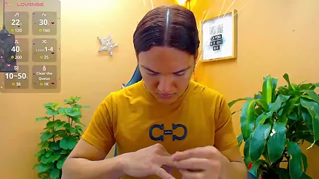 Snapshot of aslyhernandez_7 chatting on 03/14/25, 03:36 aslyhernandez 7 online show from 03/14/25, 03:36