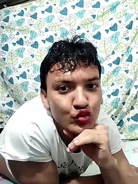 Snapshot of aslyhernandez_7 chatting on 02/13/26, 04:36 aslyhernandez 7 online show from 02/13/26, 04:36