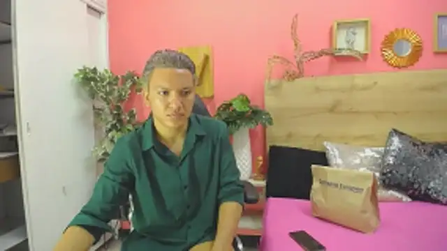 Snapshot of aslyhernandez_7 chatting on 03/30/26, 10:27 aslyhernandez 7 online show from 03/30/26, 10:27