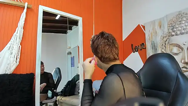 Snapshot of aslyhernandez_7 chatting on 04/16/26, 12:28 aslyhernandez 7 online show from 04/16/26, 12:28