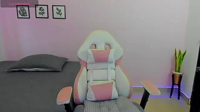 sophie pazz online show from 04/10/26, 09:19