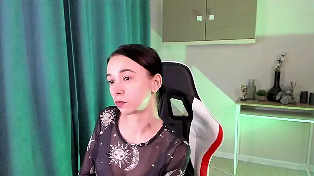 LilithStrangfor online show from 12/16/24, 11:01