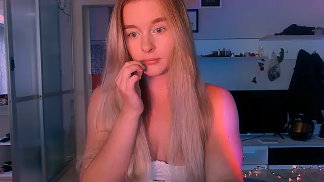 Snapshot of Eva_Jaya chatting on 09/17/25, 04:58 Eva Jaya online show from 09/17/25, 04:58