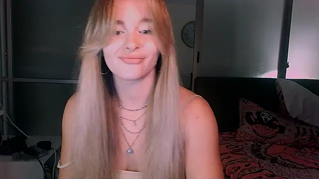 Snapshot of Eva_Jaya chatting on 10/18/25, 11:33 Eva Jaya online show from 10/18/25, 11:33