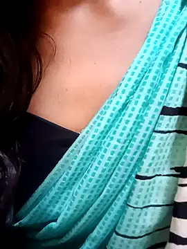 Snapshot of PerfectAhinsa chatting on 10/15/25, 06:30 PerfectAhinsa online show from 10/15/25, 06:30