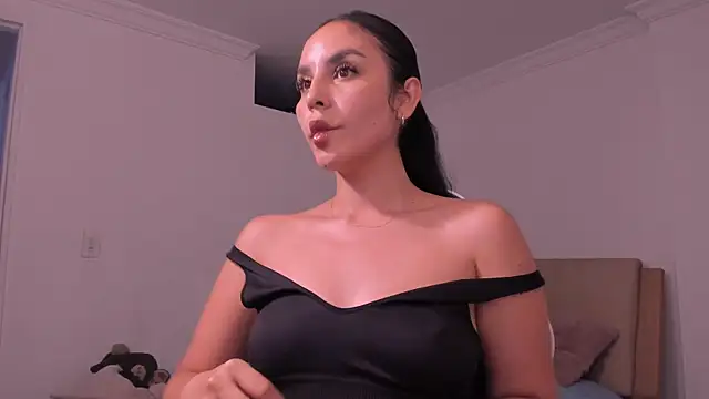  miaquevedo  online show from 07/07/26, 03:16