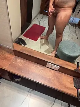 Snapshot of versatile_guy01 chatting on 10/02/25, 03:02 versatile guy01 online show from 10/02/25, 03:02