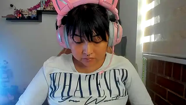 Shaddycute  online show from 04/01/26, 06:49