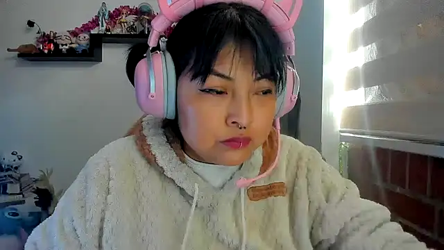 Shaddycute  online show from 04/05/26, 04:15