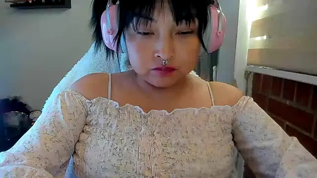 Shaddycute  online show from 06/24/26, 04:17