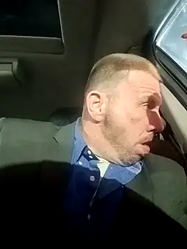 Snapshot of gettinit2wice chatting on 12/13/24, 10:08 gettinit2wice online show from 12/13/24, 10:08