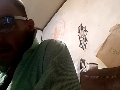 Snapshot of gettinit2wice chatting on 12/25/24, 03:17 gettinit2wice online show from 12/25/24, 03:17