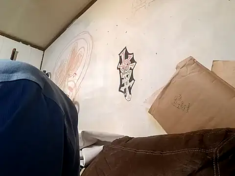 Snapshot of gettinit2wice chatting on 12/28/24, 01:17 gettinit2wice online show from 12/28/24, 01:17