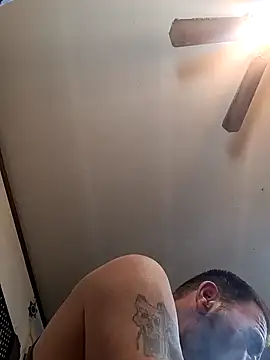 Snapshot of gettinit2wice chatting on 01/04/25, 11:38 gettinit2wice online show from 01/04/25, 11:38