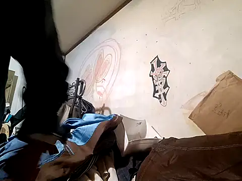 Snapshot of gettinit2wice chatting on 01/05/25, 11:37 gettinit2wice online show from 01/05/25, 11:37