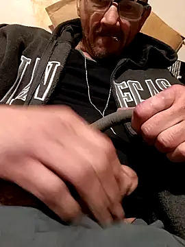 Snapshot of gettinit2wice chatting on 01/10/25, 06:17 gettinit2wice online show from 01/10/25, 06:17