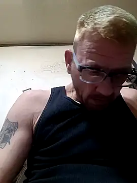 Snapshot of gettinit2wice chatting on 01/13/25, 03:01 gettinit2wice online show from 01/13/25, 03:01