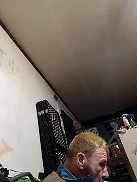 Snapshot of gettinit2wice chatting on 01/20/25, 12:25 gettinit2wice online show from 01/20/25, 12:25