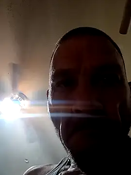 Snapshot of gettinit2wice chatting on 02/05/25, 12:31 gettinit2wice online show from 02/05/25, 12:31