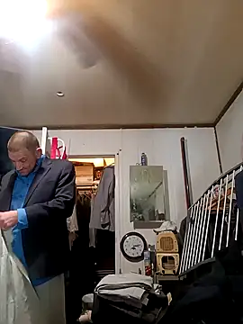 Snapshot of gettinit2wice chatting on 02/09/25, 11:04 gettinit2wice online show from 02/09/25, 11:04