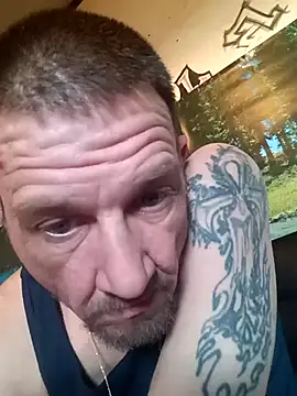 Snapshot of gettinit2wice chatting on 03/05/25, 01:21 gettinit2wice online show from 03/05/25, 01:21