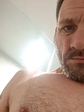 Snapshot of gettinit2wice chatting on 10/03/25, 11:35 gettinit2wice online show from 10/03/25, 11:35