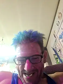 Snapshot of gettinit2wice chatting on 10/11/25, 01:31 gettinit2wice online show from 10/11/25, 01:31