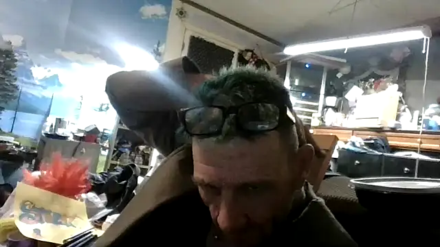 Snapshot of gettinit2wice chatting on 10/14/25, 12:50 gettinit2wice online show from 10/14/25, 12:50