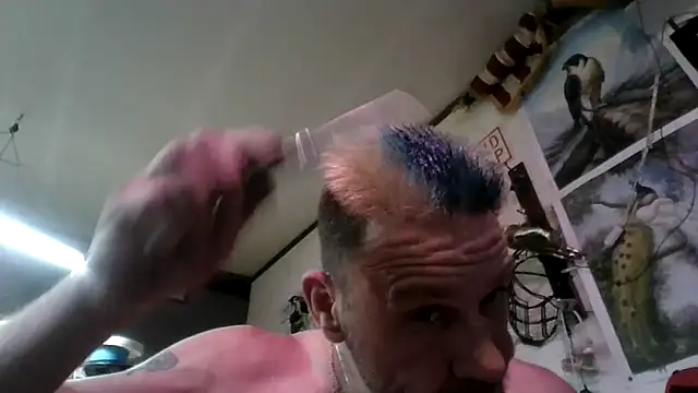 Snapshot of gettinit2wice chatting on 10/25/25, 01:29 gettinit2wice online show from 10/25/25, 01:29