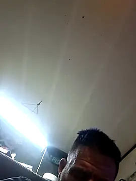 Snapshot of gettinit2wice chatting on 10/27/25, 10:25 gettinit2wice online show from 10/27/25, 10:25