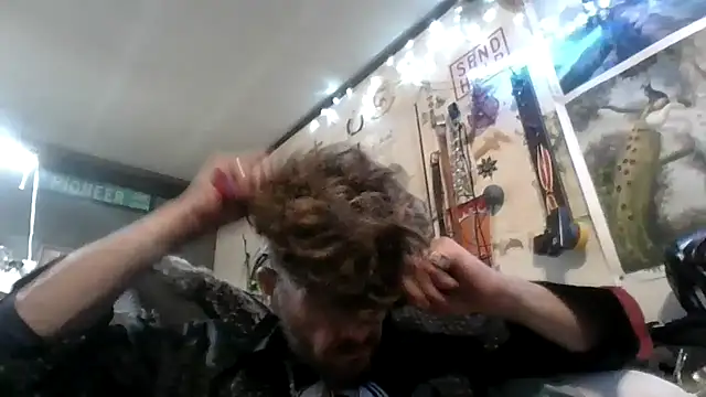 Snapshot of gettinit2wice chatting on 11/22/25, 12:59 gettinit2wice online show from 11/22/25, 12:59