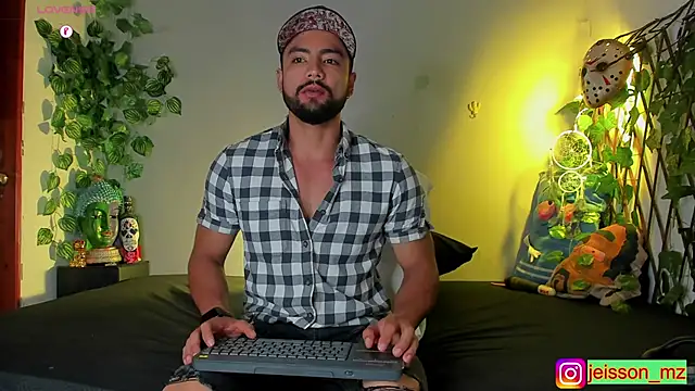 Snapshot of Jaxxon_ chatting on 01/14/25, 10:59 Jaxxon online show from 01/14/25, 10:59