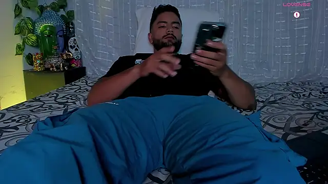 Snapshot of Jaxxon_ chatting on 09/20/25, 01:39 Jaxxon online show from 09/20/25, 01:39