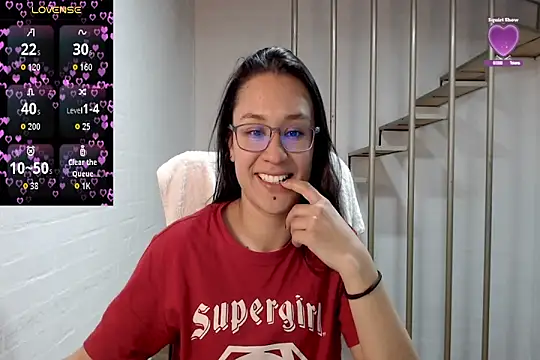 Snapshot of Jessie_Desire chatting on 10/11/25, 04:01 Jessie Desire online show from 10/11/25, 04:01