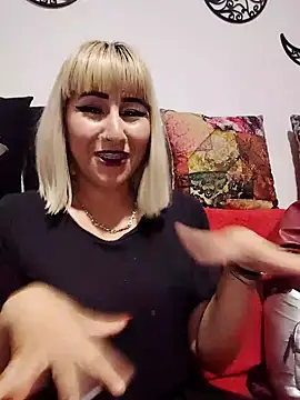 Snapshot of florecita9 chatting on 01/10/25, 10:04 florecita9 online show from 01/10/25, 10:04