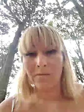 Snapshot of florecita9 chatting on 02/11/25, 04:35 florecita9 online show from 02/11/25, 04:35