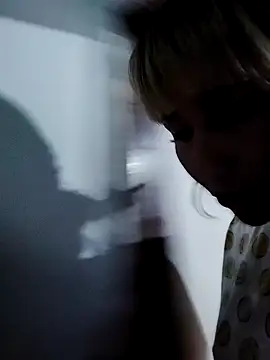 Snapshot of florecita9 chatting on 02/21/25, 03:54 florecita9 online show from 02/21/25, 03:54