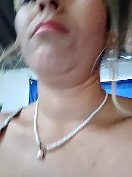 Snapshot of florecita9 chatting on 02/21/25, 08:38 florecita9 online show from 02/21/25, 08:38