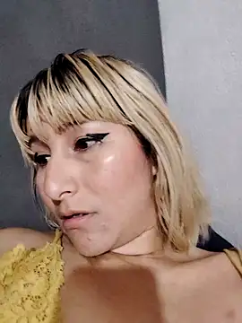 Snapshot of florecita9 chatting on 02/25/25, 11:44 florecita9 online show from 02/25/25, 11:44