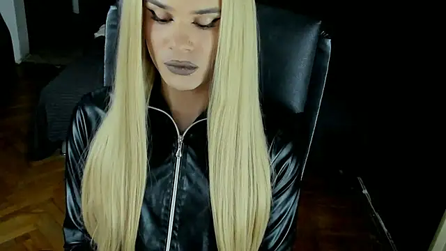 Snapshot of EvelynLexy chatting on 09/30/25, 05:18 EvelynLexy online show from 09/30/25, 05:18