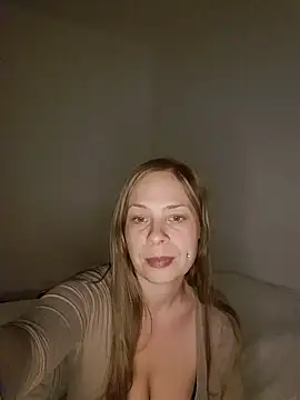 Snapshot of katiestevens chatting on 09/21/25, 08:10 katiestevens online show from 09/21/25, 08:10