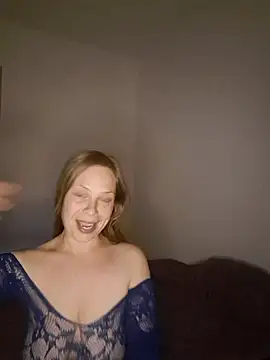 Snapshot of katiestevens chatting on 09/26/25, 09:19 katiestevens online show from 09/26/25, 09:19