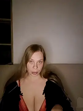 Snapshot of katiestevens chatting on 11/22/25, 09:47 katiestevens online show from 11/22/25, 09:47