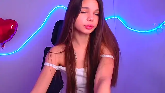 Snapshot of Hanna_Way chatting on 02/24/25, 07:44 Hanna Way online show from 02/24/25, 07:44