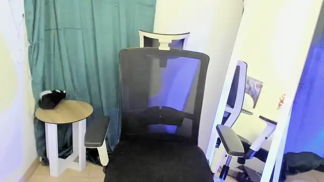 Snapshot of Hanna_Way chatting on 03/09/25, 05:06 Hanna Way online show from 03/09/25, 05:06