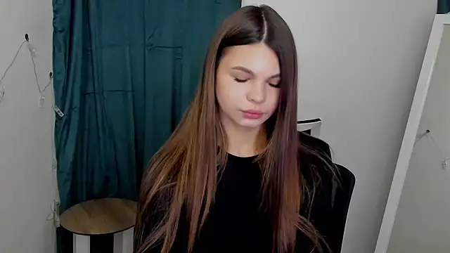 Snapshot of Hanna_Way chatting on 03/19/25, 07:29 Hanna Way online show from 03/19/25, 07:29