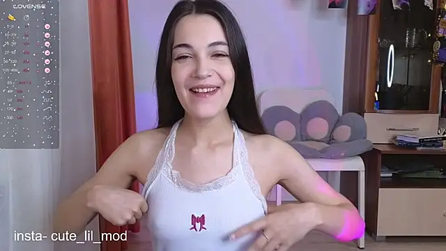 Snapshot of art_phoenix chatting on 03/21/25, 09:01 art phoenix online show from 03/21/25, 09:01