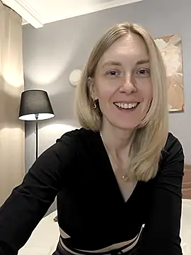 AvelinaLeoni online show from 10/06/25, 07:50