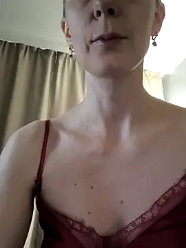 Snapshot of AvelinaLeoni chatting on 12/02/25, 07:03 AvelinaLeoni online show from 12/02/25, 07:03